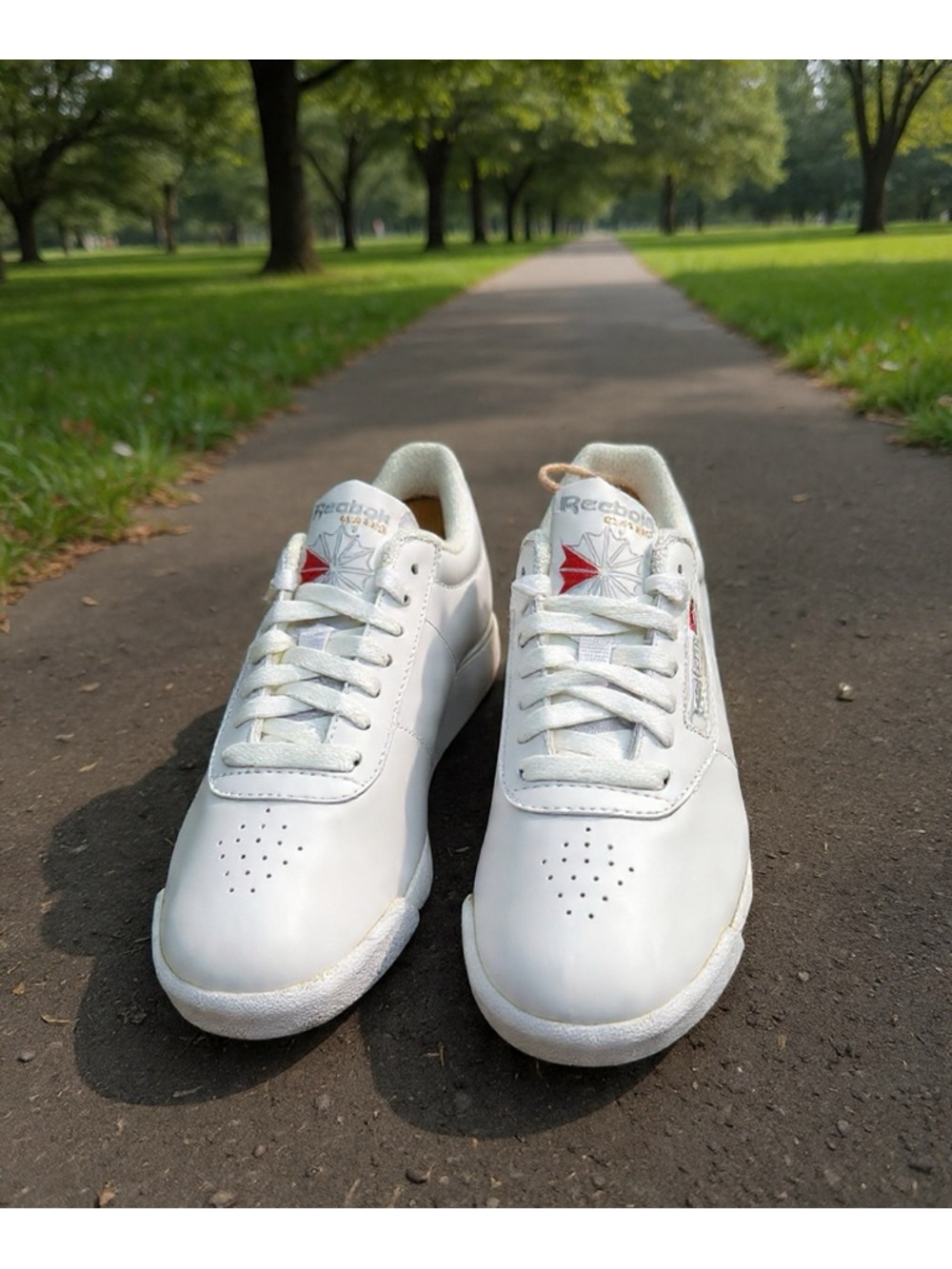 Reebok Classic Leather Women’s Size 6 White Sneakers Red Logo Casual Shoes